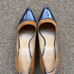 Brown and black pointed heals