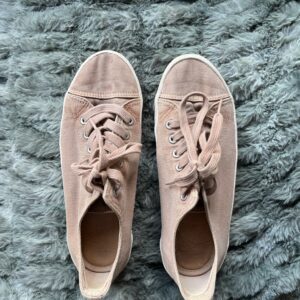 Canvas beige sneakers